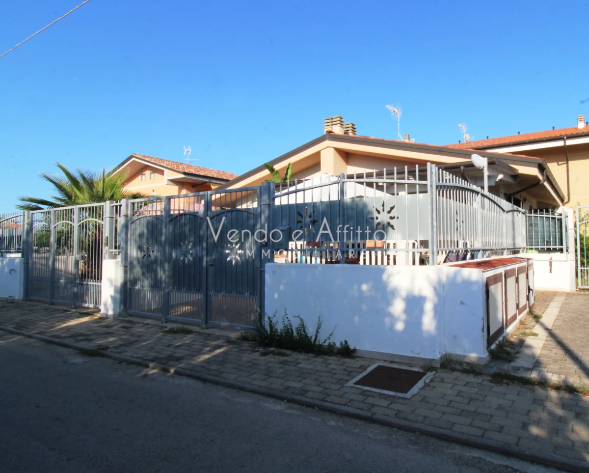 Appartamento con zona esterna – A pochi passi dal mare