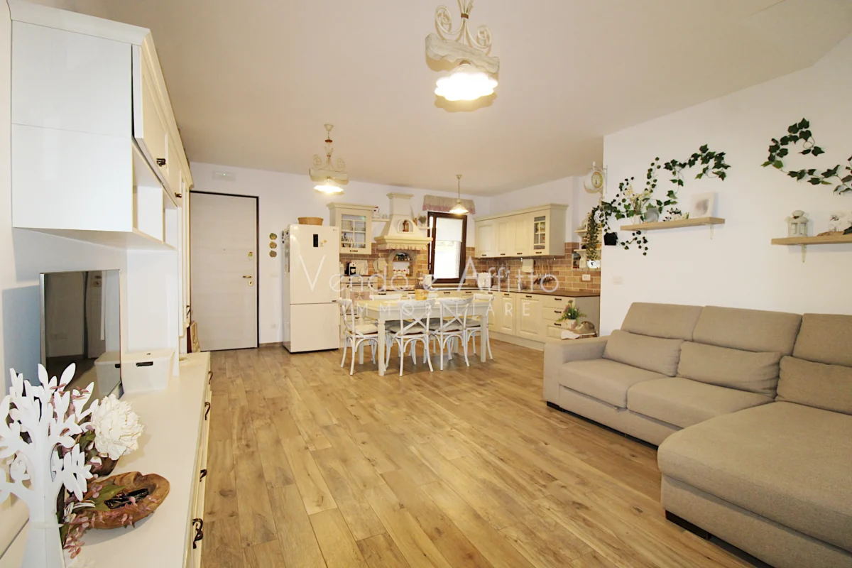 Casa indipendente con corte privata