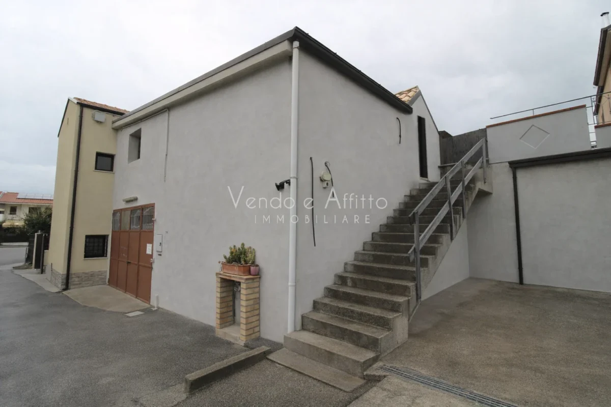 Immobile indipendente su due livelli