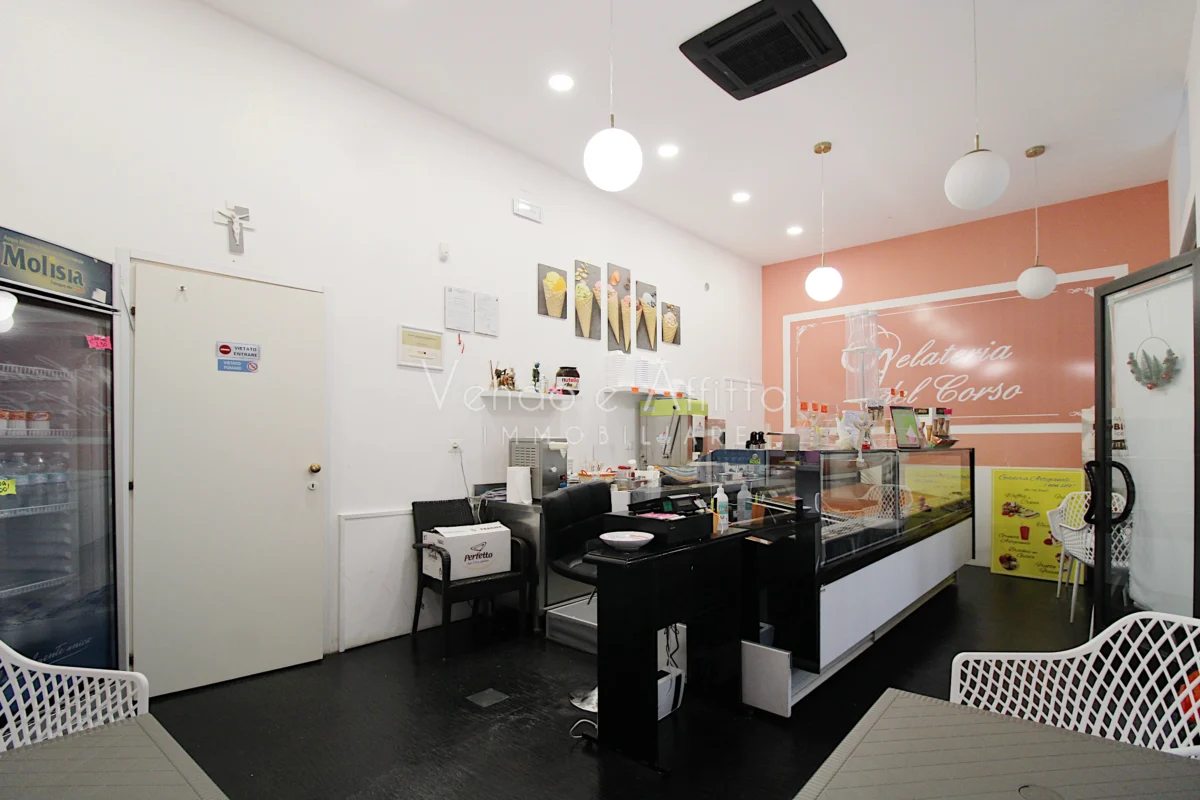 Attività gelateria/pasticceria in zona centrale