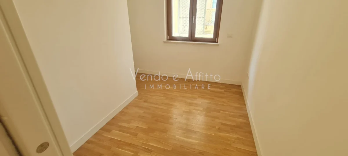 Trilocale nuovo in centro, vicino al mare