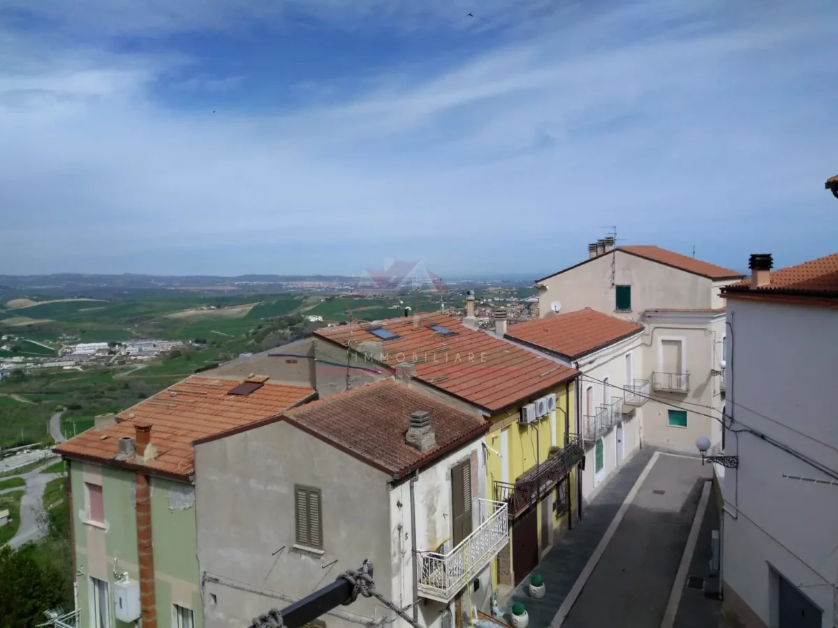 Terra-cielo in Vendita a Montenero di Bisaccia